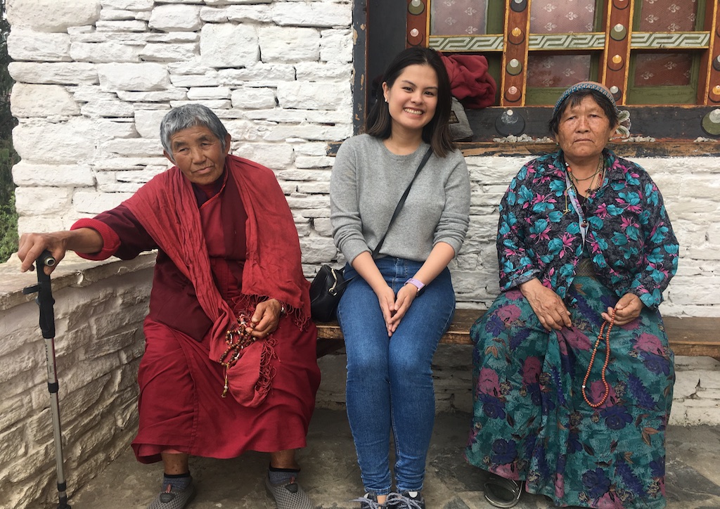 At Changangkha Lhakang with two women on a pilgramage