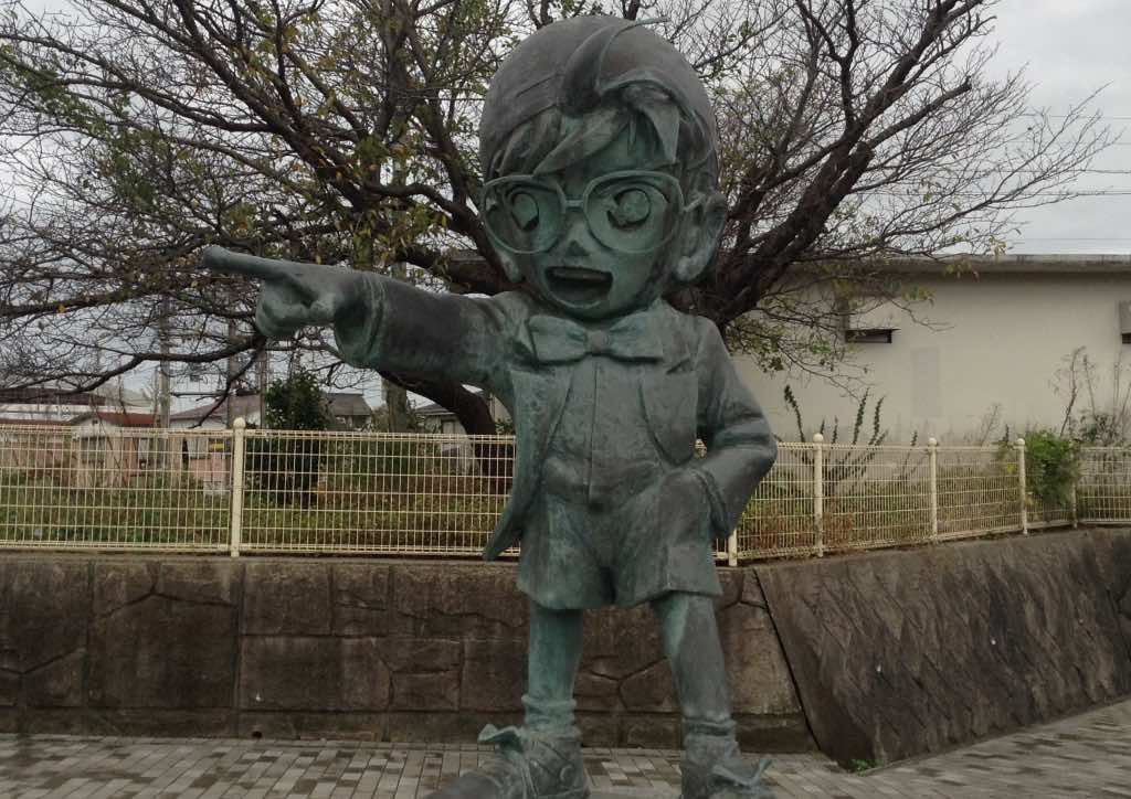 A solo sculpture of the famous Japanese character Conan at his namesake museum