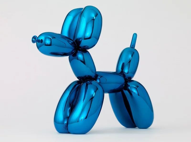 Jeff Koons 2021 piece Balloon Dog Blue